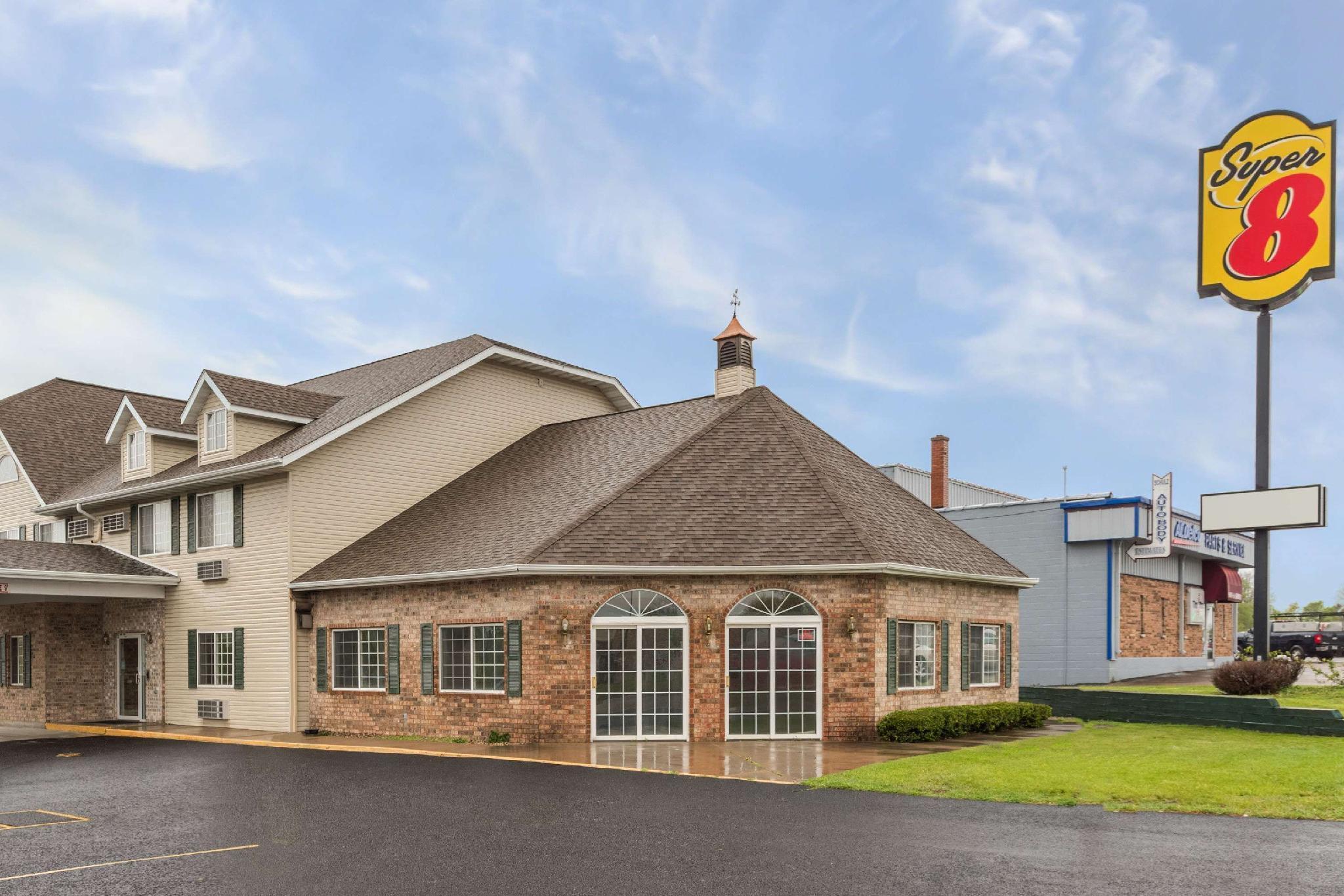Super 8 By Wyndham Reedsburg Exterior foto