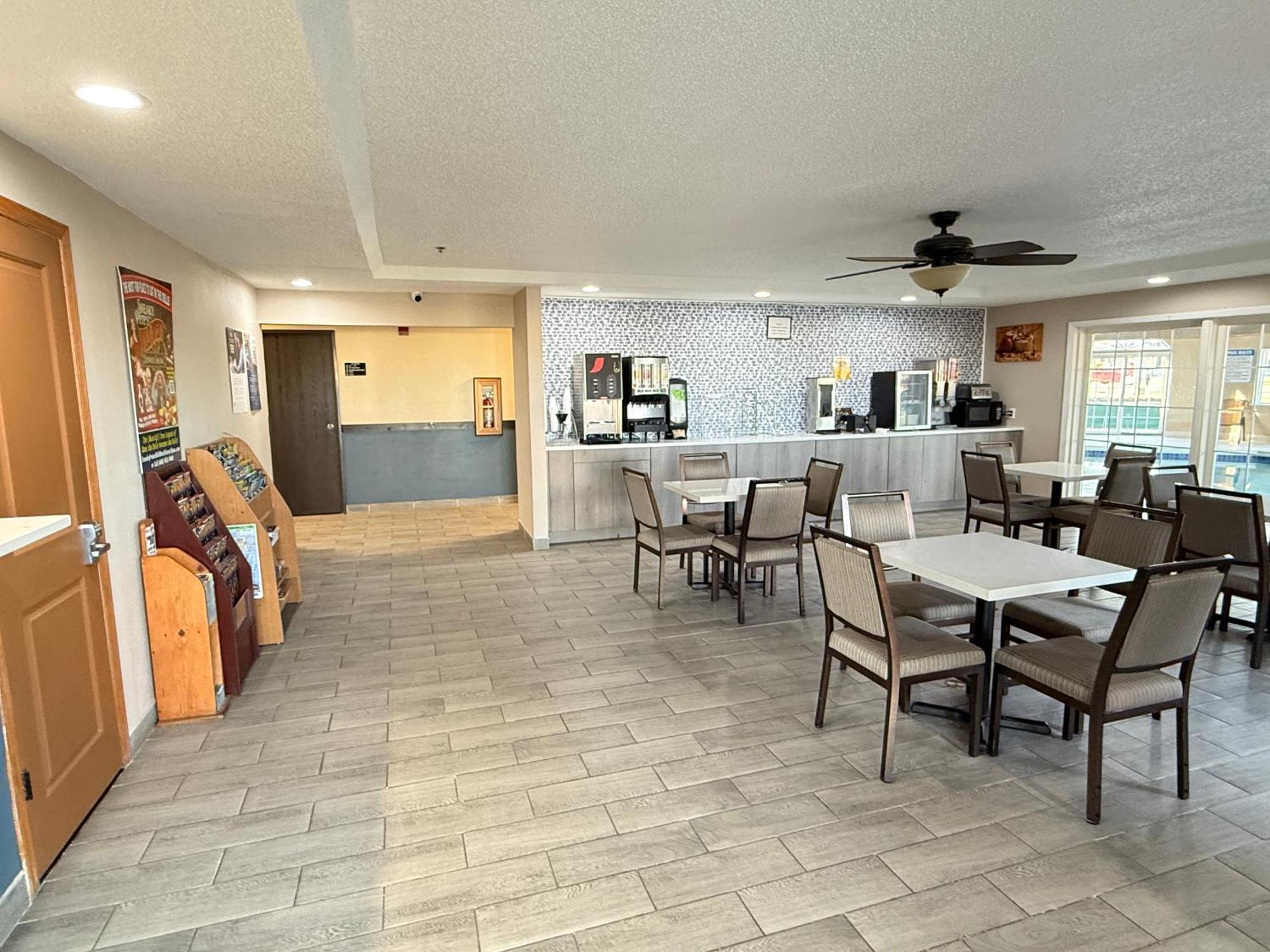 Super 8 By Wyndham Reedsburg Exterior foto