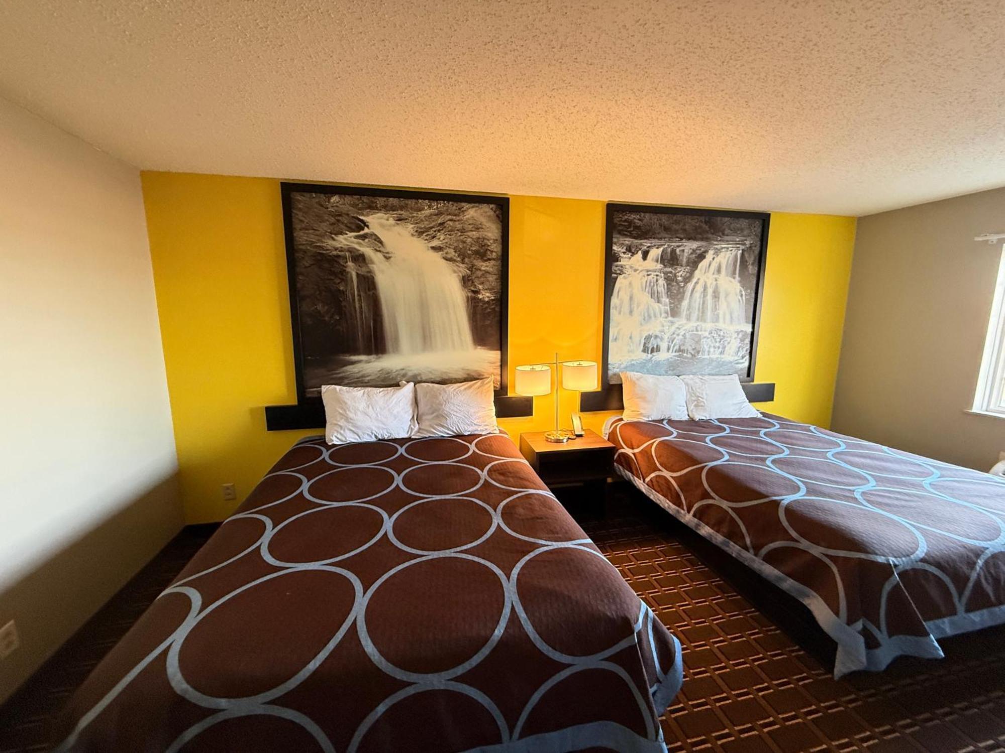 Super 8 By Wyndham Reedsburg Exterior foto