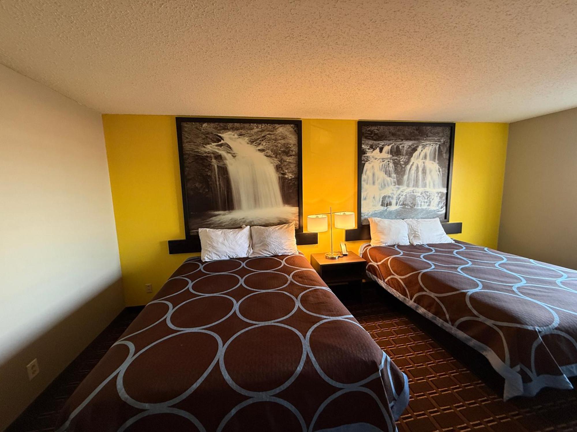 Super 8 By Wyndham Reedsburg Exterior foto